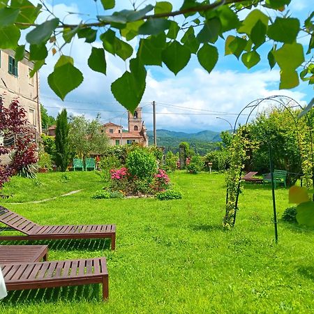 Monti Guesthouse Monti di Licciana Nardi Eksteriør billede