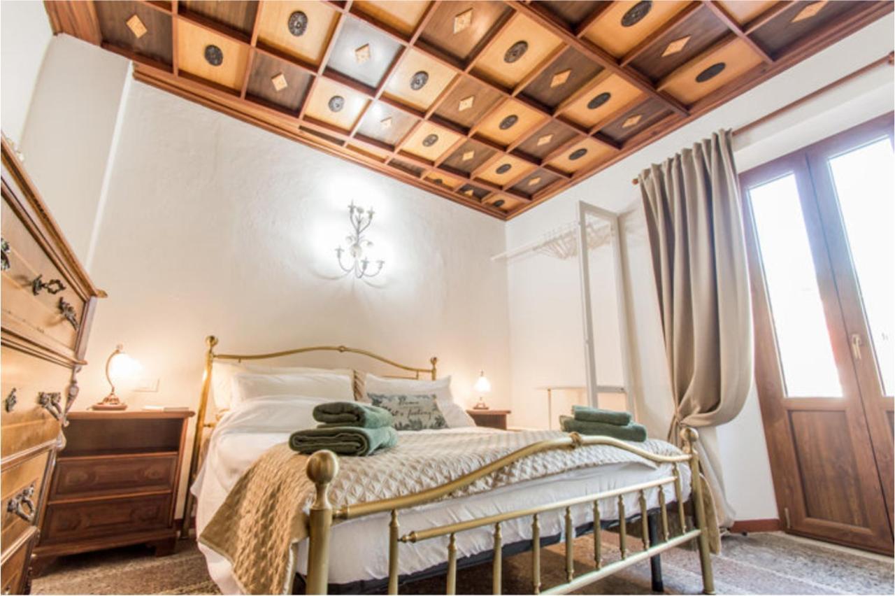 Monti Guesthouse Monti di Licciana Nardi Eksteriør billede