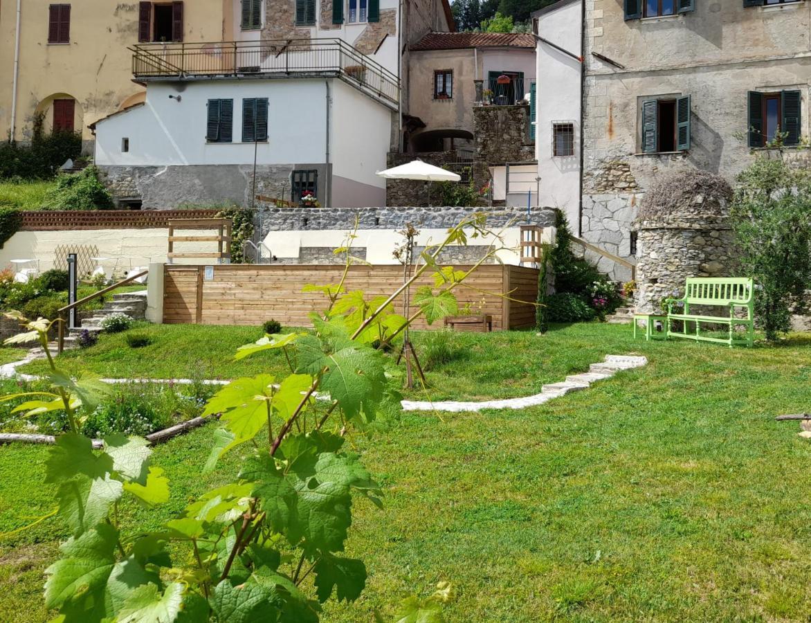Monti Guesthouse Monti di Licciana Nardi Eksteriør billede