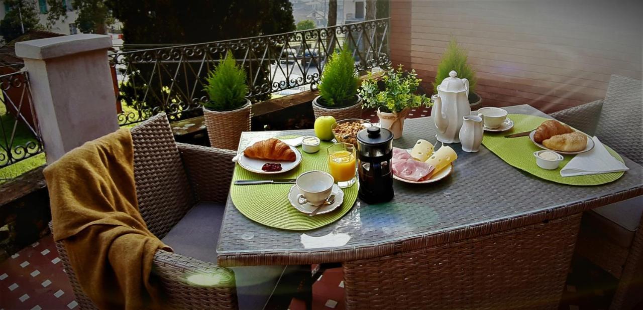 Monti Guesthouse Monti di Licciana Nardi Eksteriør billede