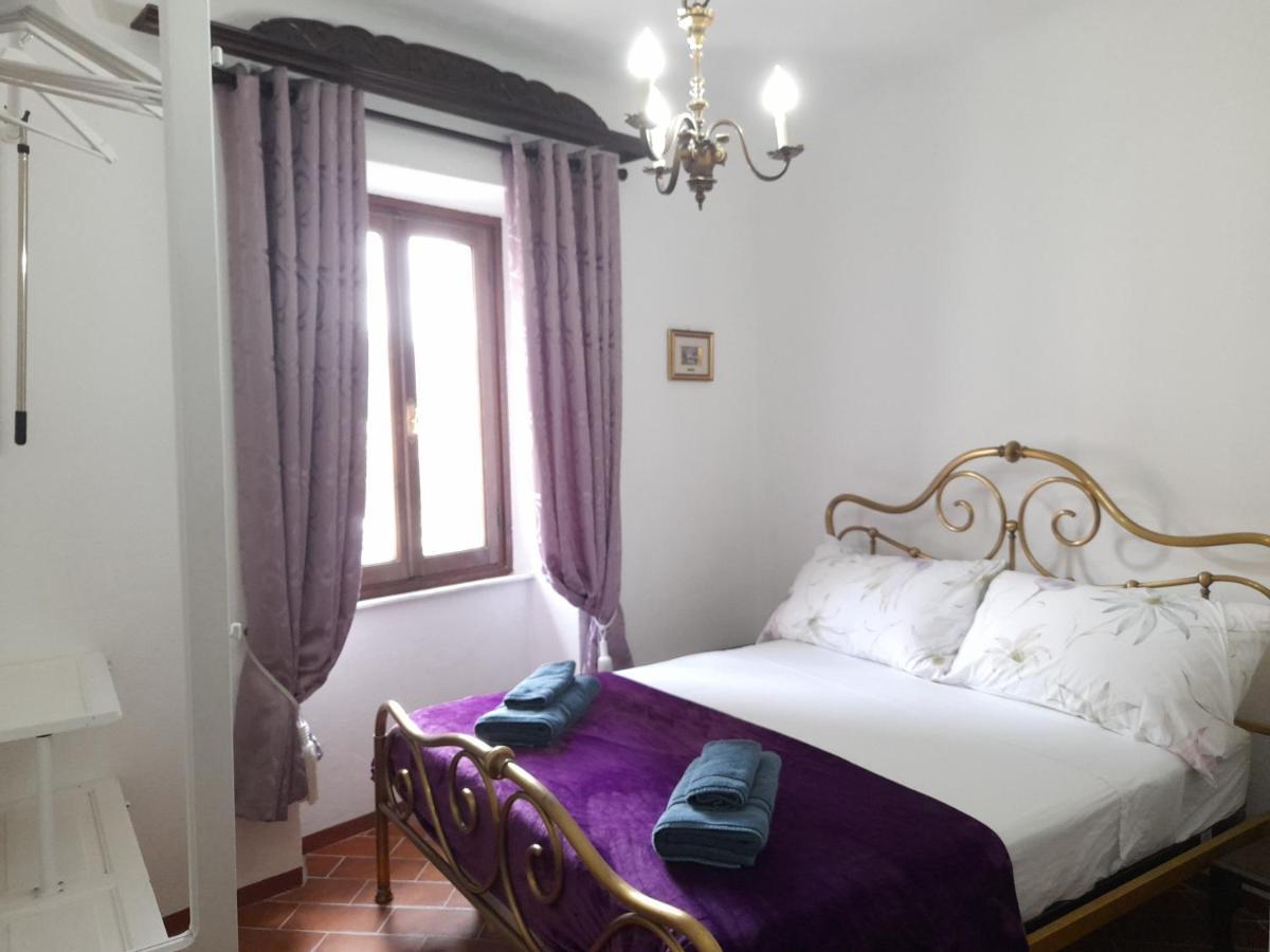 Monti Guesthouse Monti di Licciana Nardi Eksteriør billede