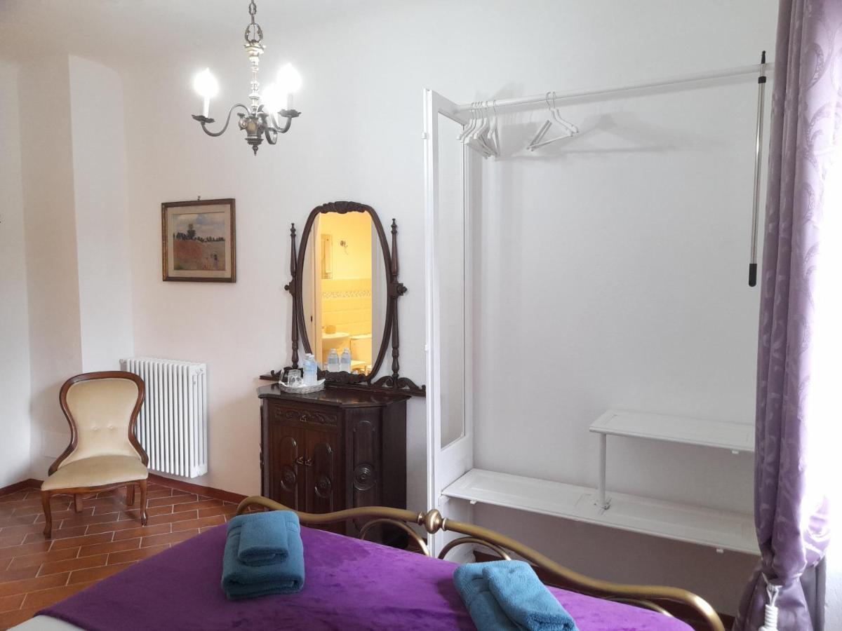 Monti Guesthouse Monti di Licciana Nardi Eksteriør billede