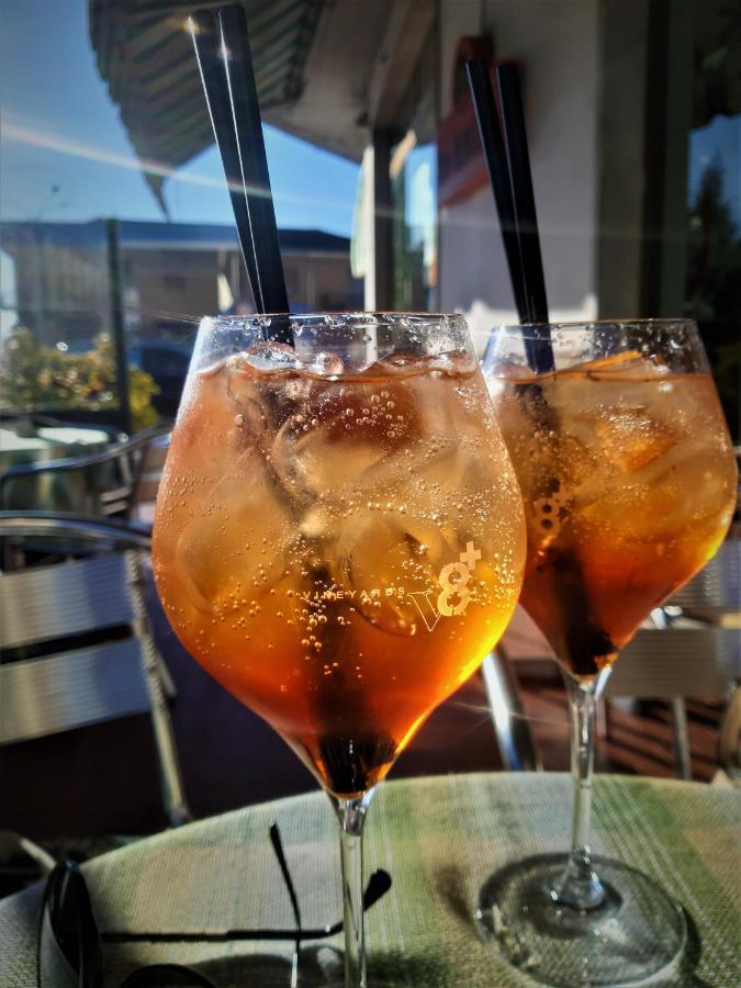 Monti Guesthouse Monti di Licciana Nardi Eksteriør billede