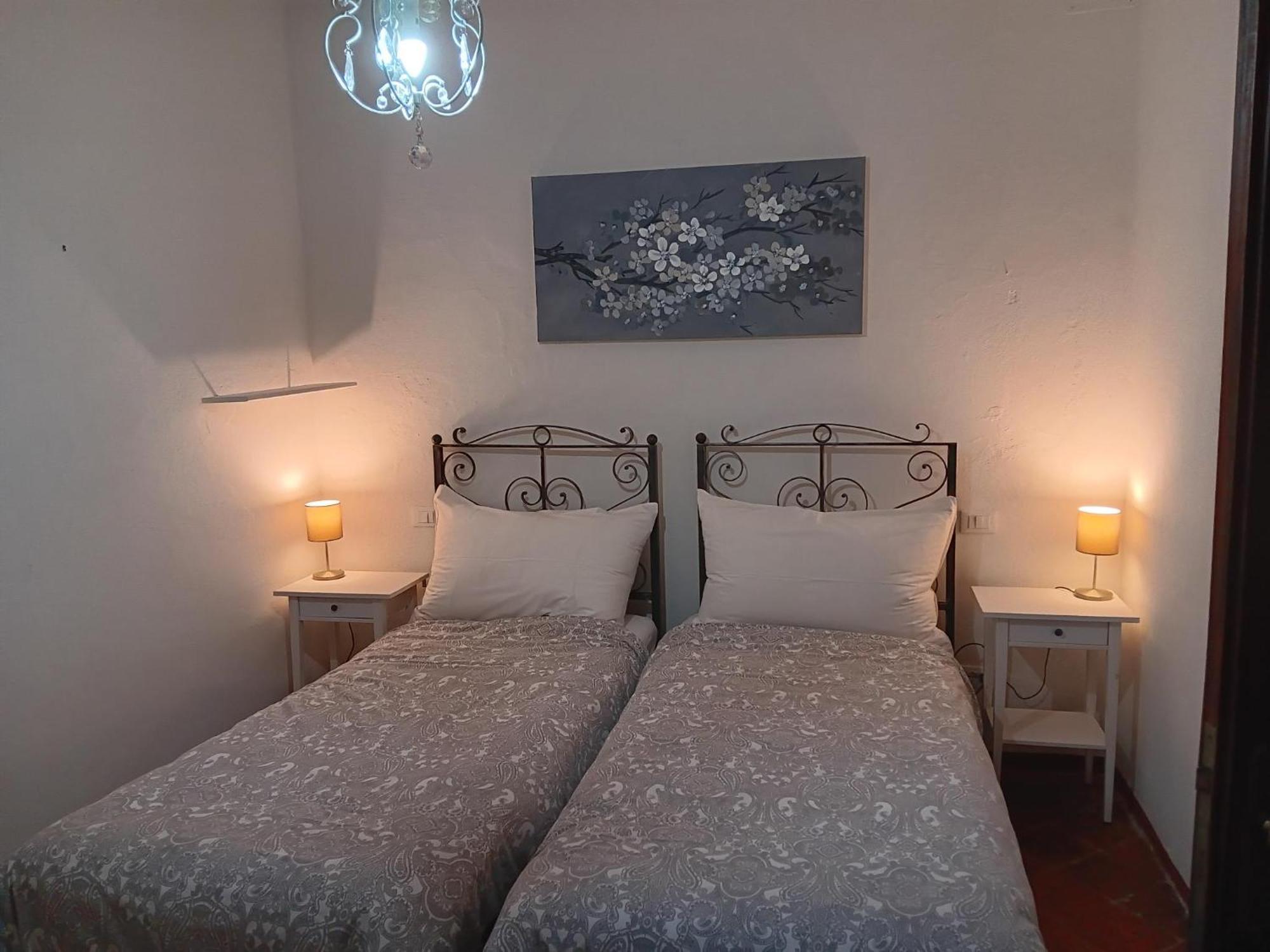 Monti Guesthouse Monti di Licciana Nardi Eksteriør billede
