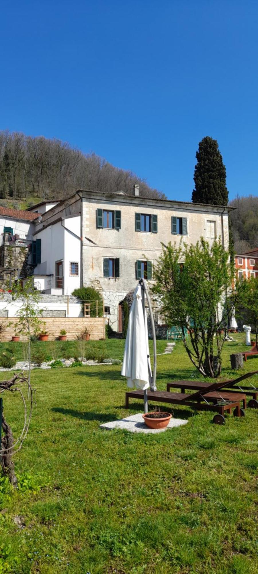Monti Guesthouse Monti di Licciana Nardi Eksteriør billede