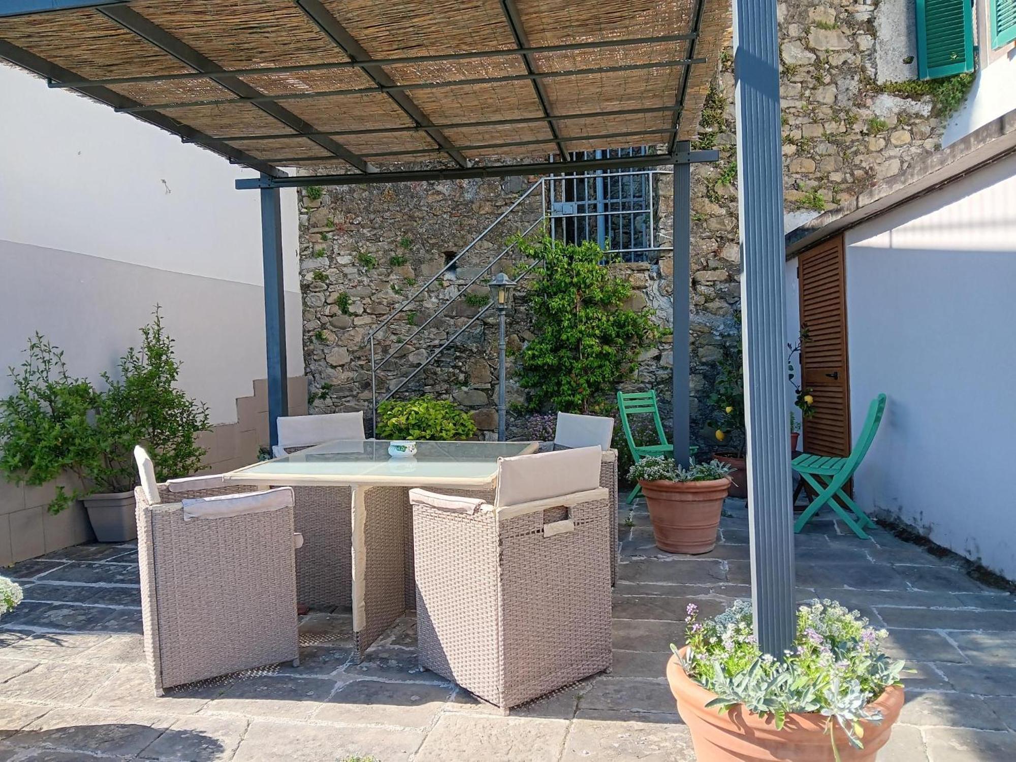 Monti Guesthouse Monti di Licciana Nardi Eksteriør billede
